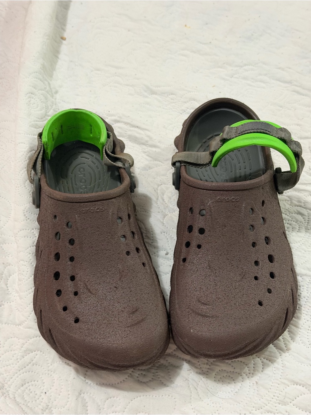 Echo crocs m9 w11